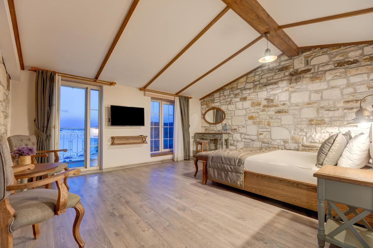 Navalia Hotel Foça Luaran gambar