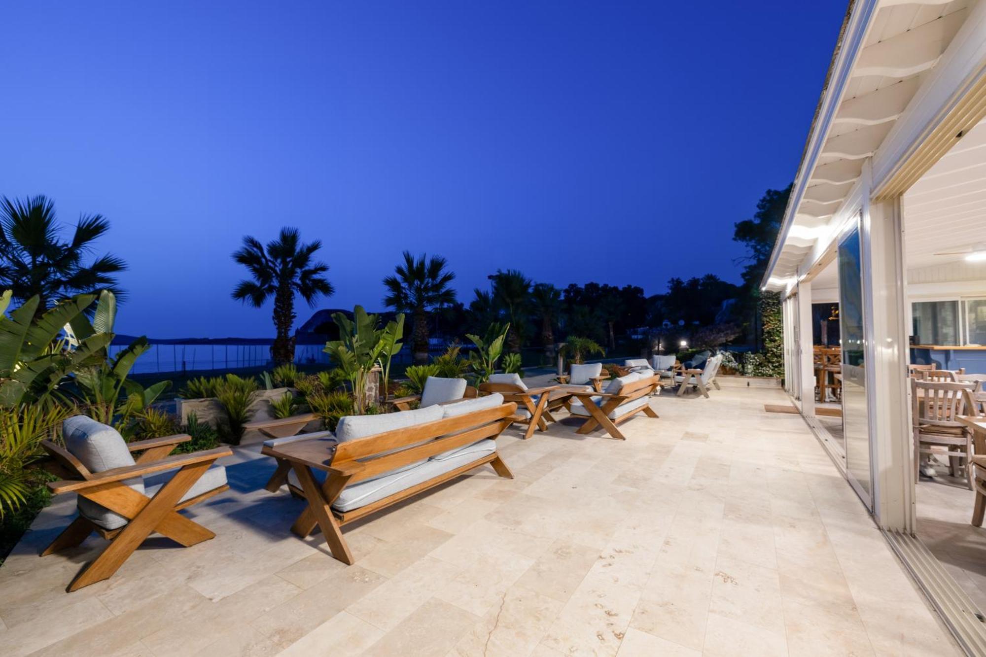 Navalia Hotel Foça Luaran gambar