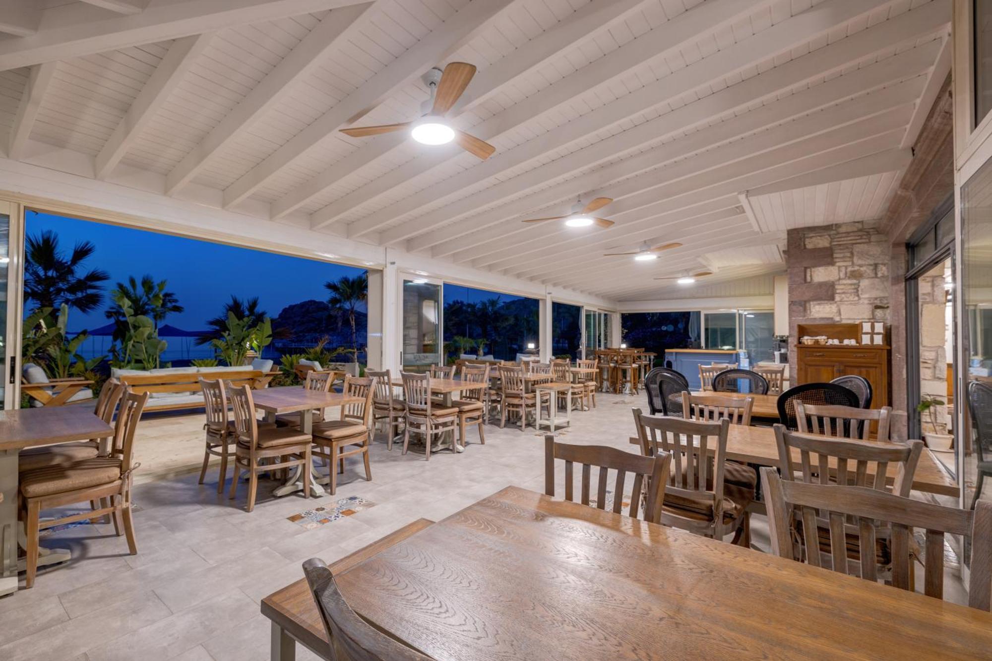 Navalia Hotel Foça Luaran gambar