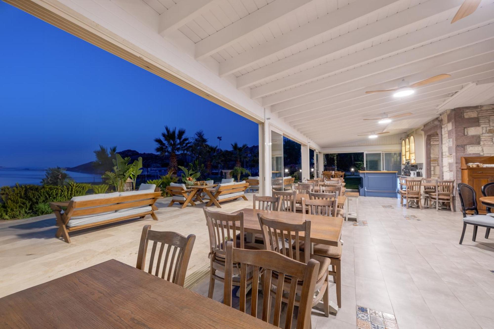 Navalia Hotel Foça Luaran gambar