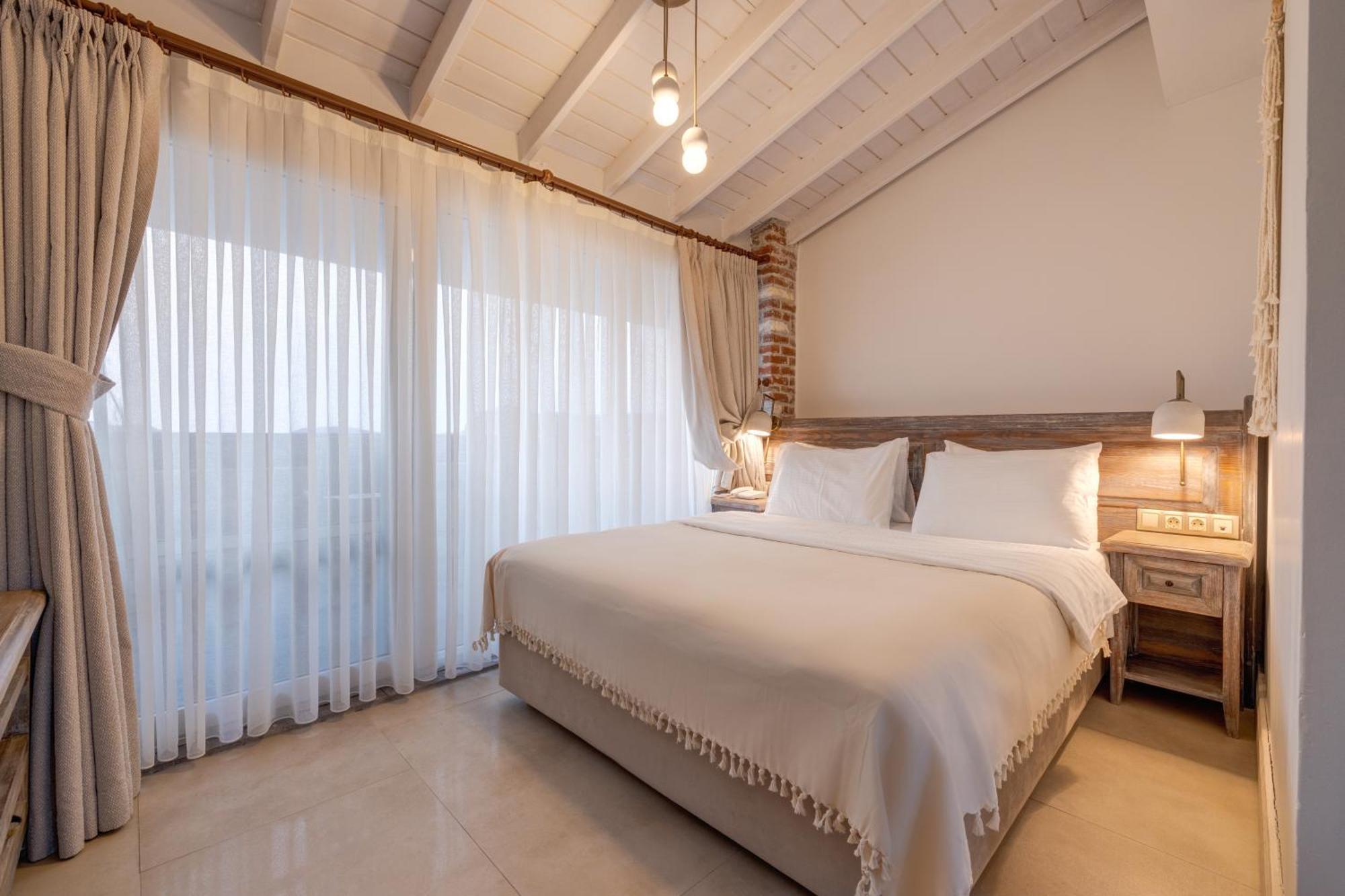Navalia Hotel Foça Luaran gambar