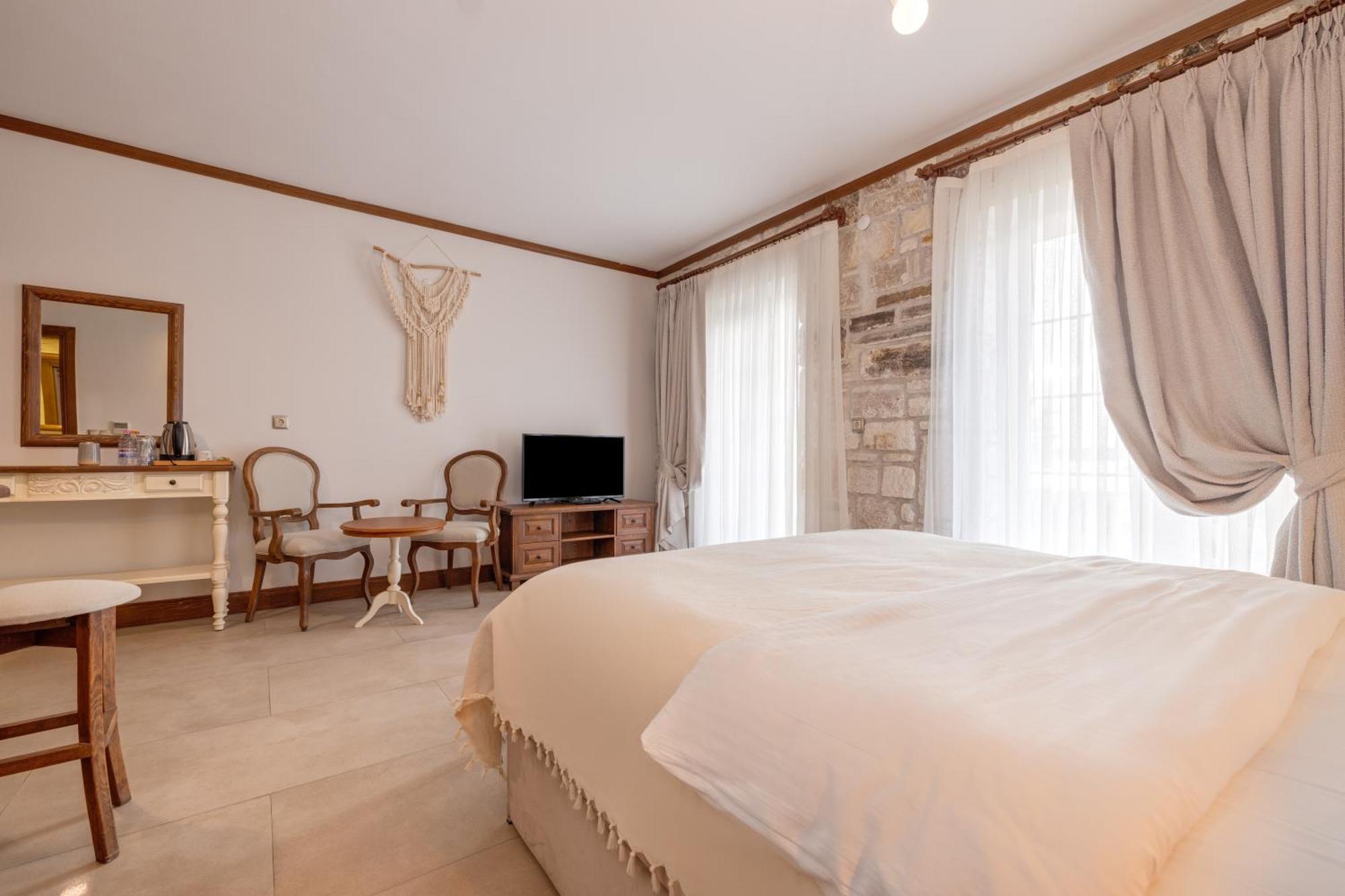 Navalia Hotel Foça Luaran gambar
