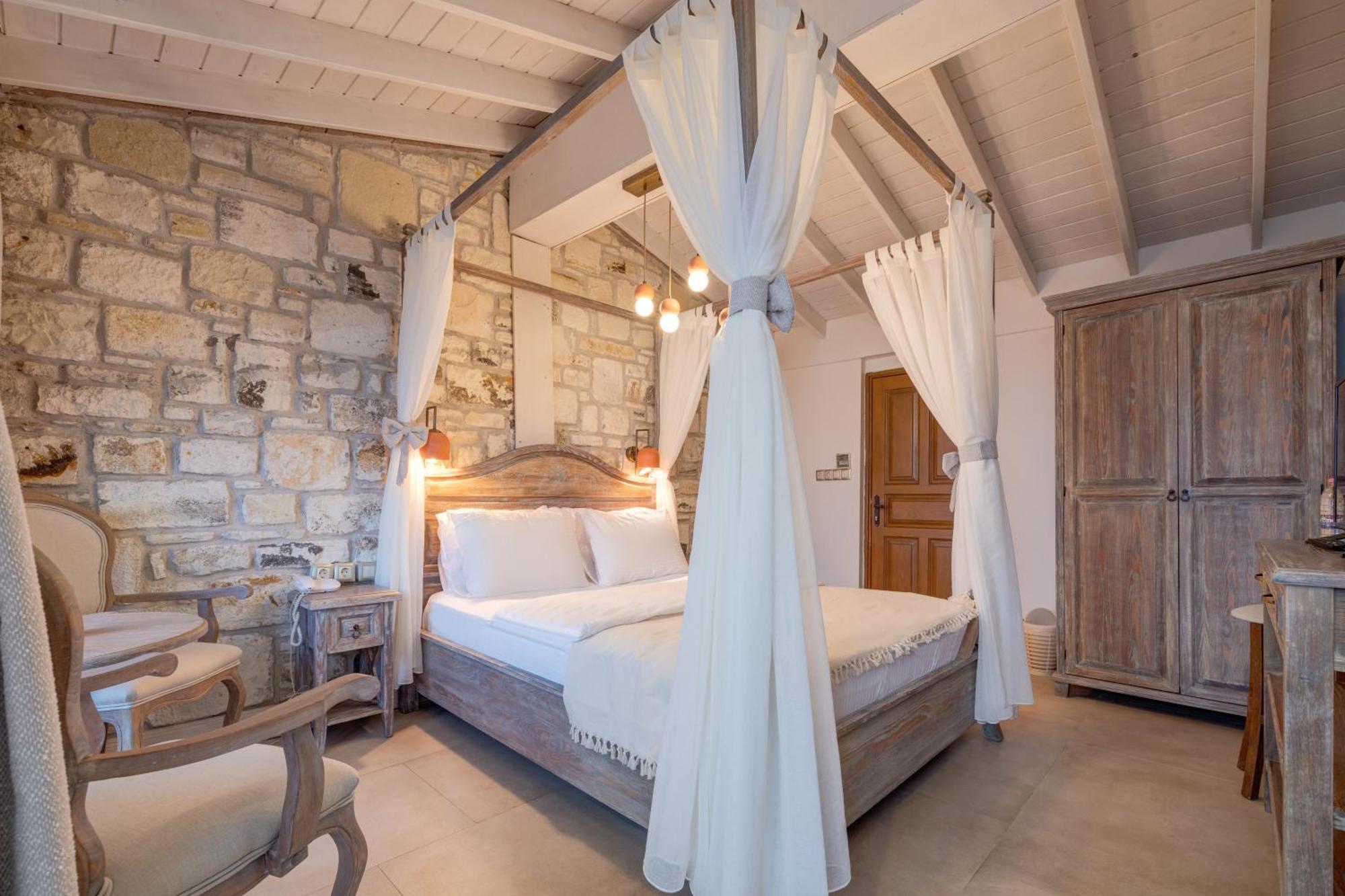 Navalia Hotel Foça Luaran gambar