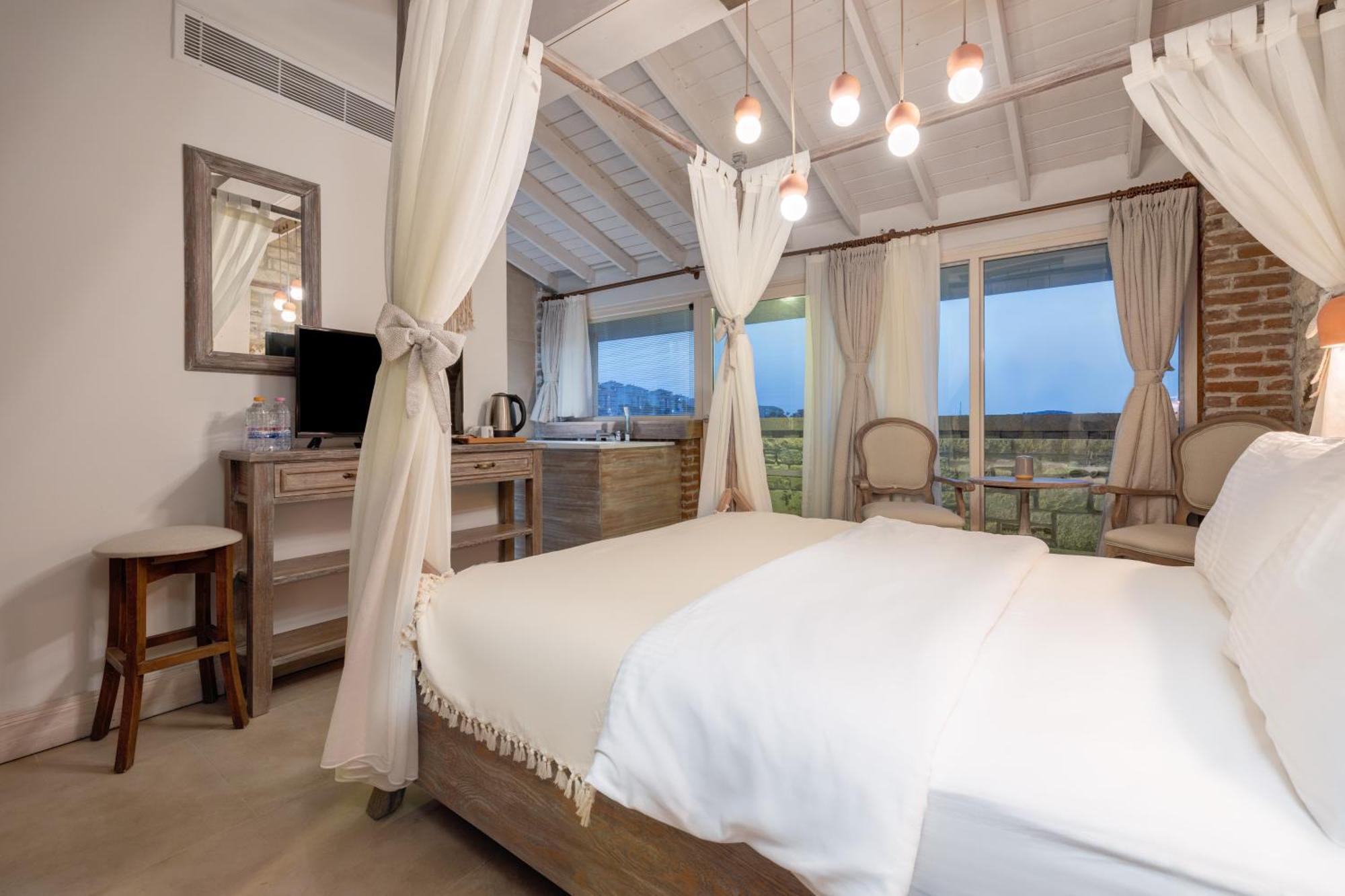 Navalia Hotel Foça Luaran gambar