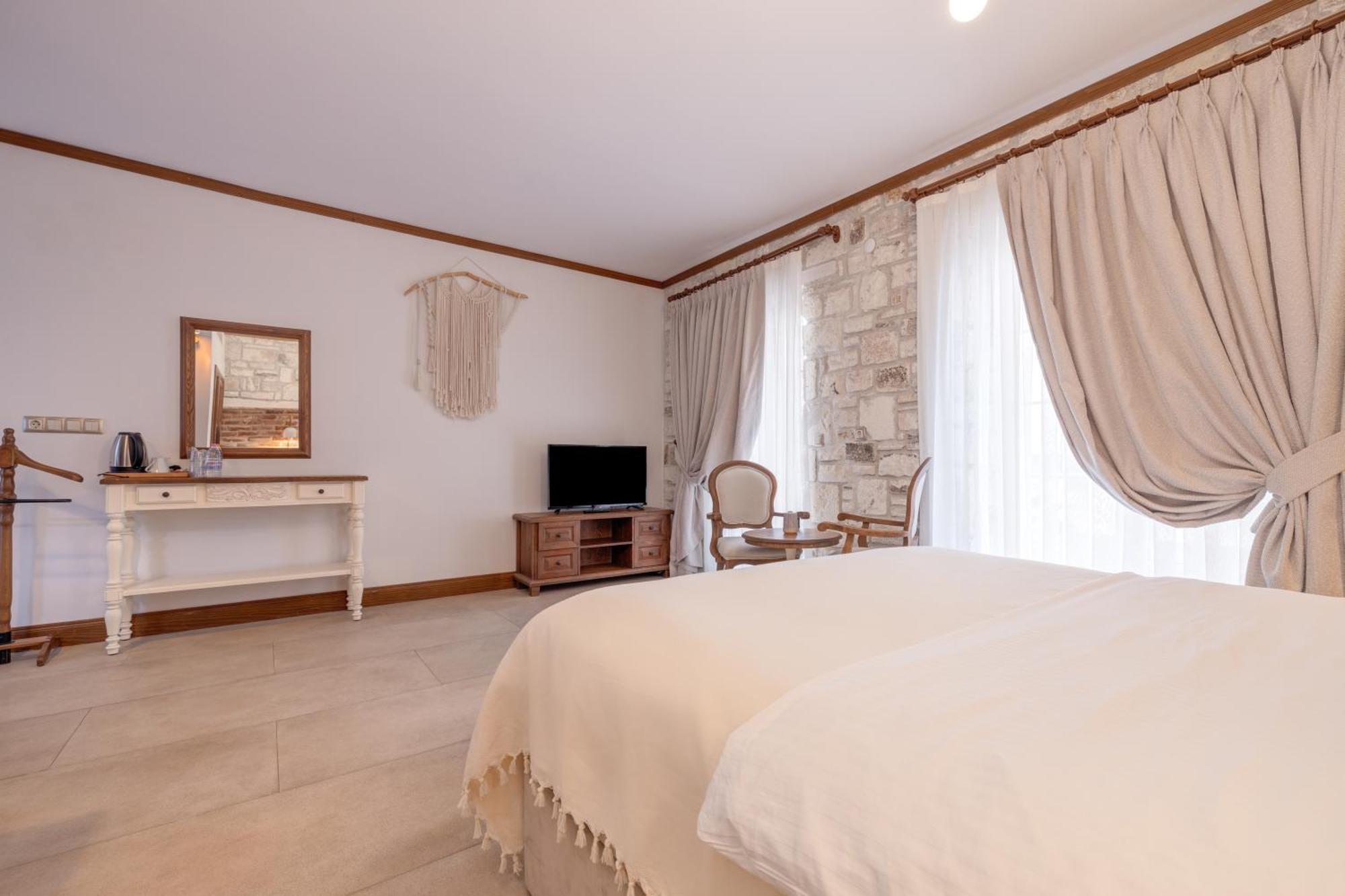 Navalia Hotel Foça Luaran gambar
